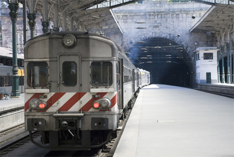 Porto underground trains photo