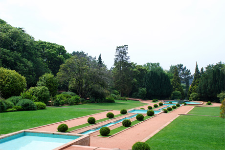 Gradinile Muzeului Serralves din Porto foto